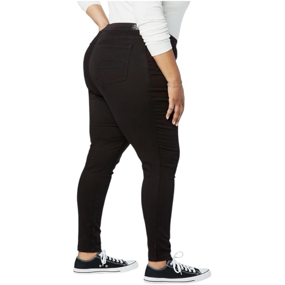 Levi Strauss Signature Gold Women's Totally Shaping Pull-on Skinny Jeans - Picture 2 of 5